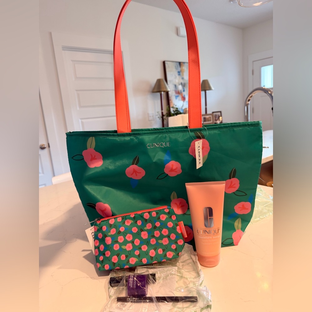 Clinique Green Floral Tote with Coral Handles and Matching Pouch